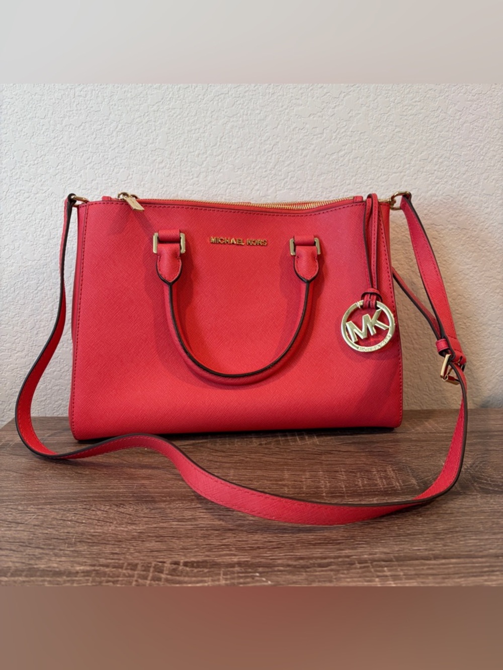 Michael Kors Women’s Watermelon Pink Saffiano Leather Medium Sutton Satchel - Picture 3 of 13